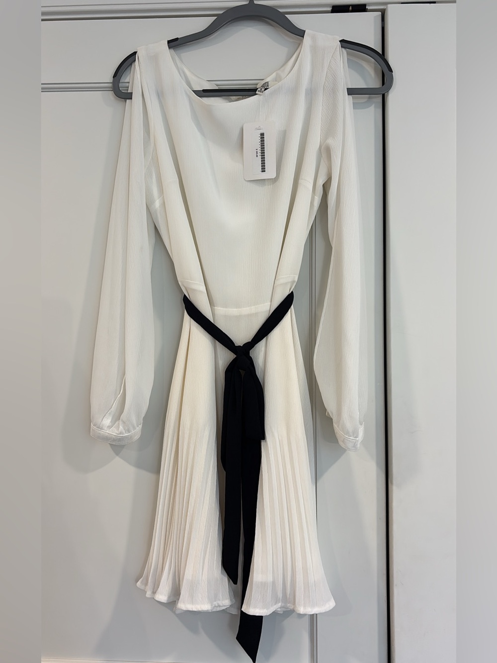 BB Dakota White Pleated Long-Sleeve Dress with Black Waist Tie